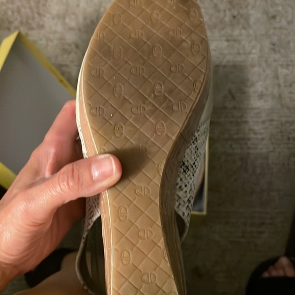 Joan and David wedge sandal - Picture 5 of 5